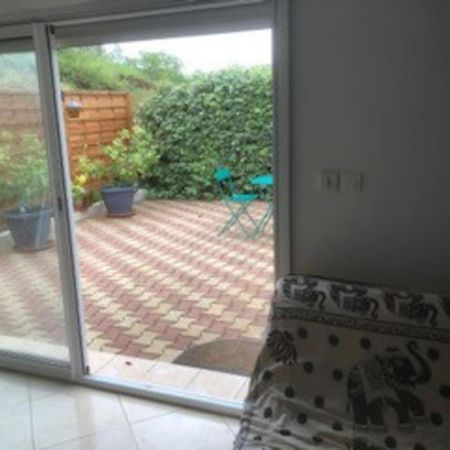 Maison Dans Une Propriete Avec Une Cour Corneilhan Εξωτερικό φωτογραφία