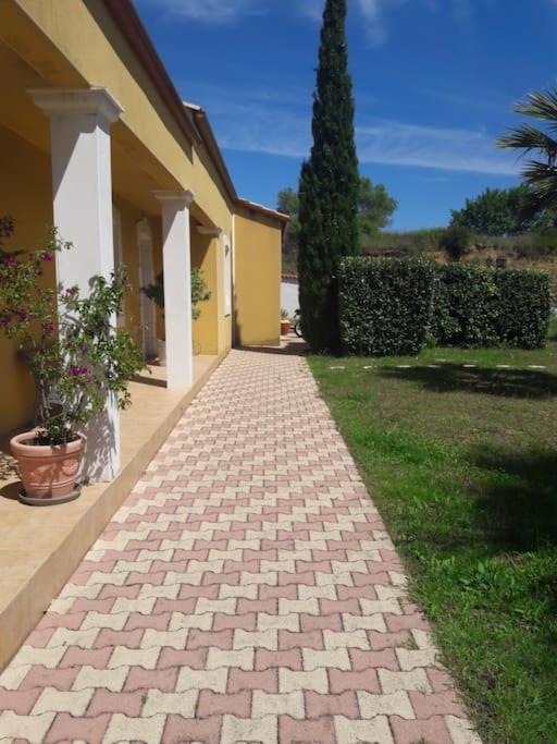 Maison Dans Une Propriete Avec Une Cour Corneilhan Εξωτερικό φωτογραφία