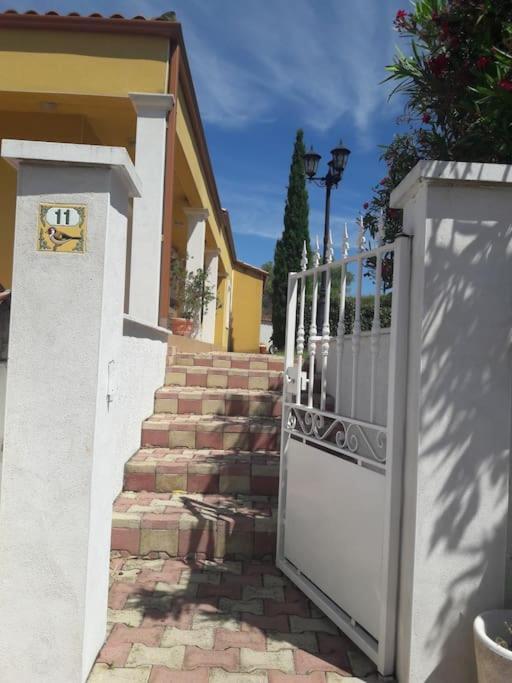 Maison Dans Une Propriete Avec Une Cour Corneilhan Εξωτερικό φωτογραφία