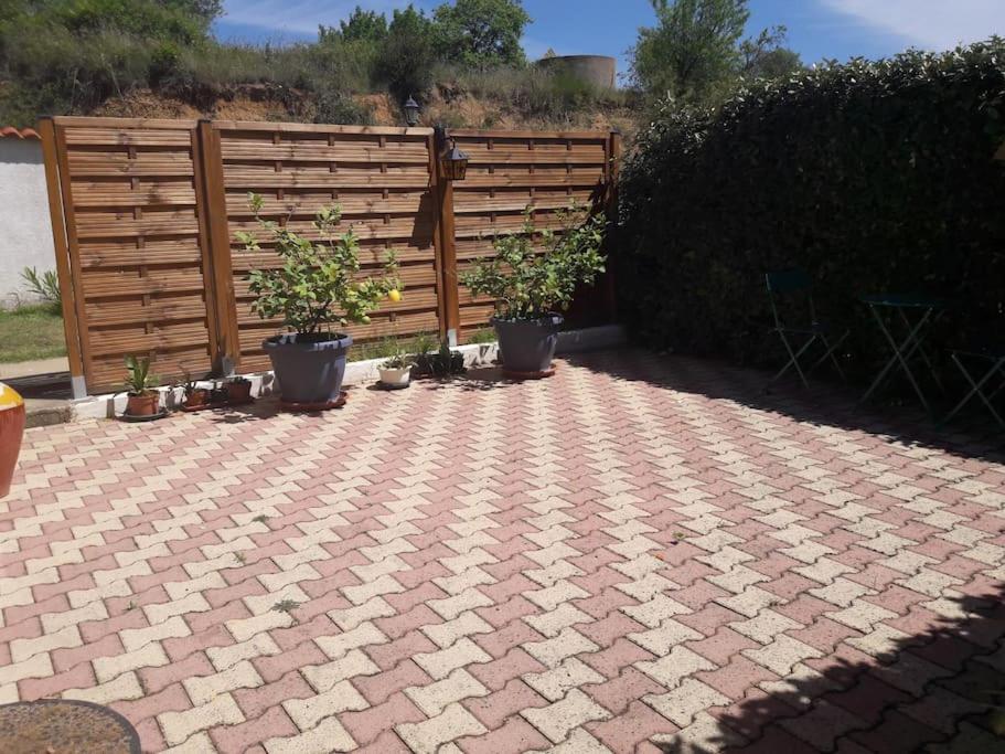 Maison Dans Une Propriete Avec Une Cour Corneilhan Εξωτερικό φωτογραφία